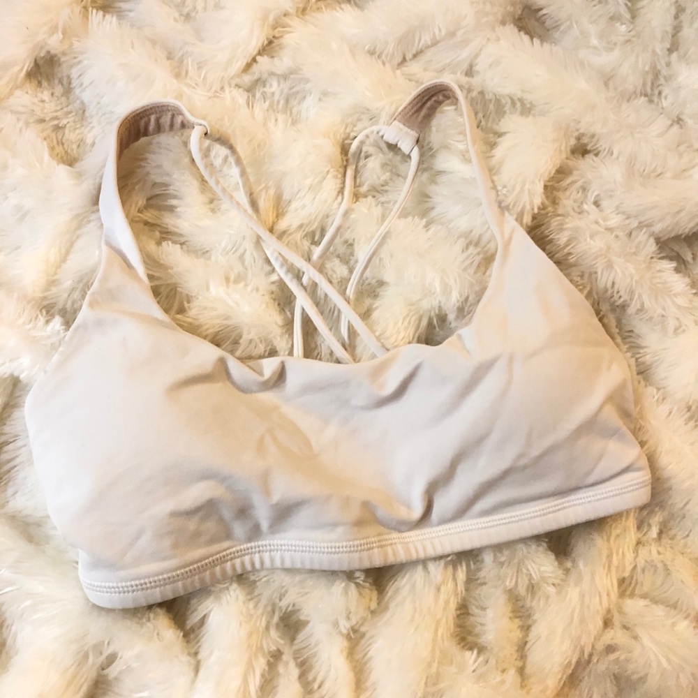 Lululemon Free to be bra SZ 6 white